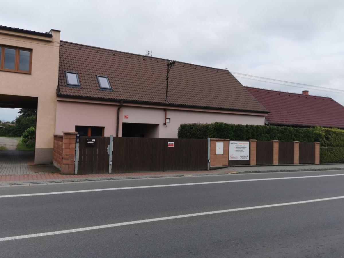 Apartmány Svítkov 79 Pardubice Esterno foto