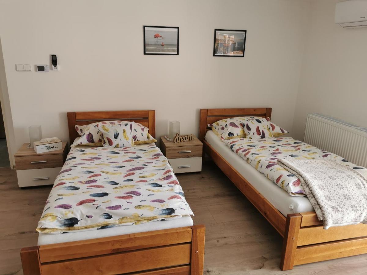 Apartmány Svítkov 79 Pardubice Esterno foto